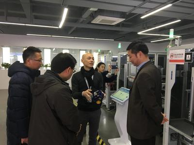 深化校企合作 共促創(chuàng)新發(fā)展 余聯(lián)慶院長(zhǎng)一行赴無錫、上海考察調(diào)研